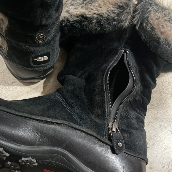 THE NORTH FACE BLACK SUEDE LEATHER INSULATED FAUX FUR WATERPROOF BOOT. Sz 7 - Picture 11 of 12